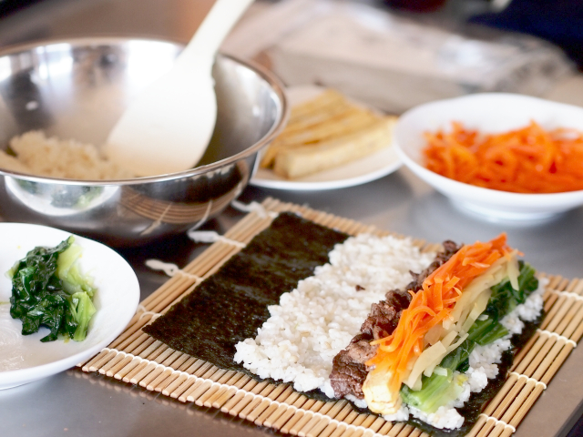 恵方巻の具材 (Ingredients of Ehomaki Sushi Roll)